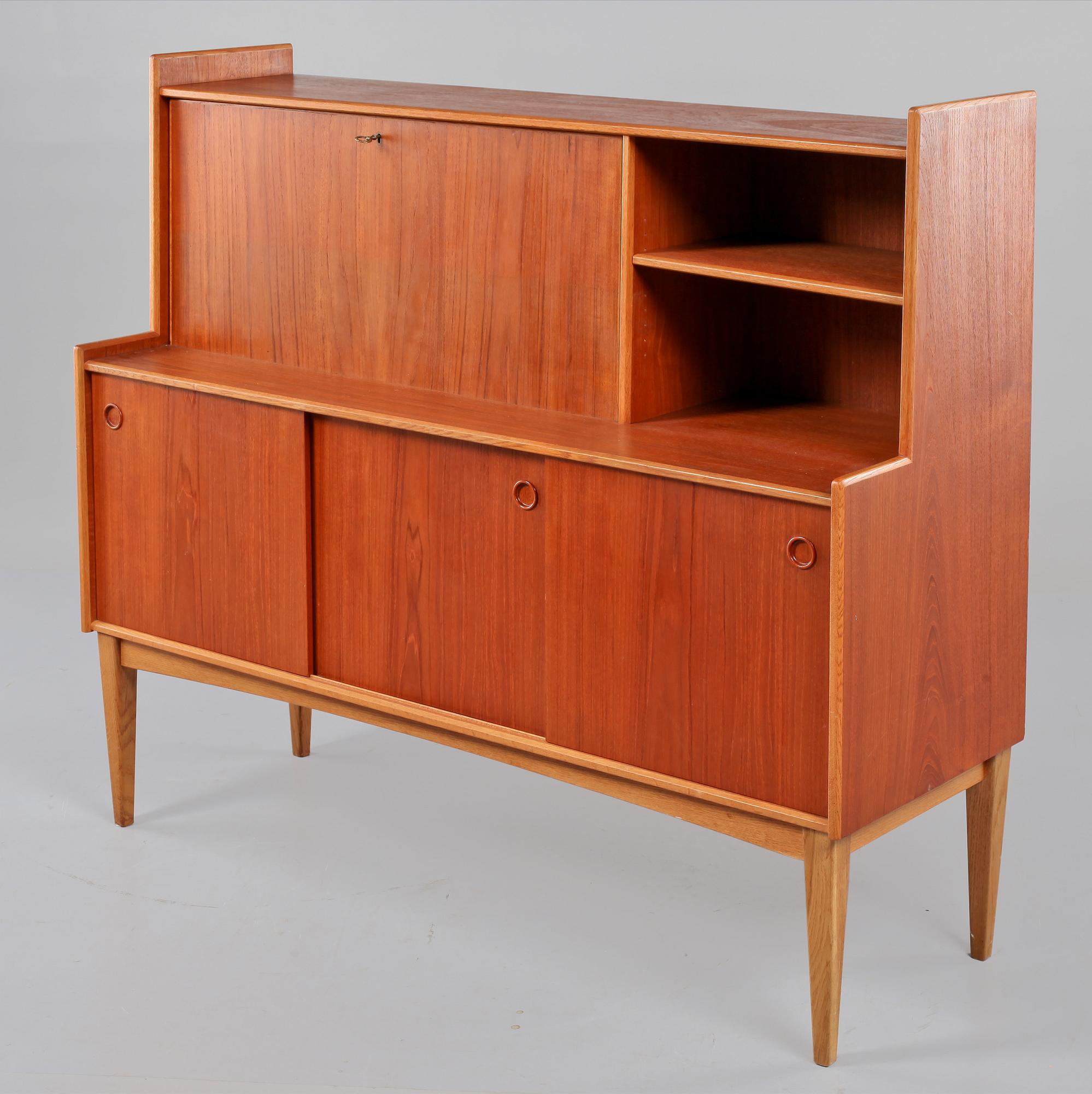 SIDEBOARD, Ferdinand Lundqvist, 1900-talets tredje kvartal.