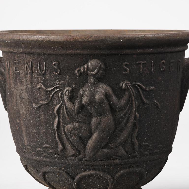 Ivar Johnsson, a pair of "Venus" cast iron urns, Näfveqvarns bruk, Swedish Grace.