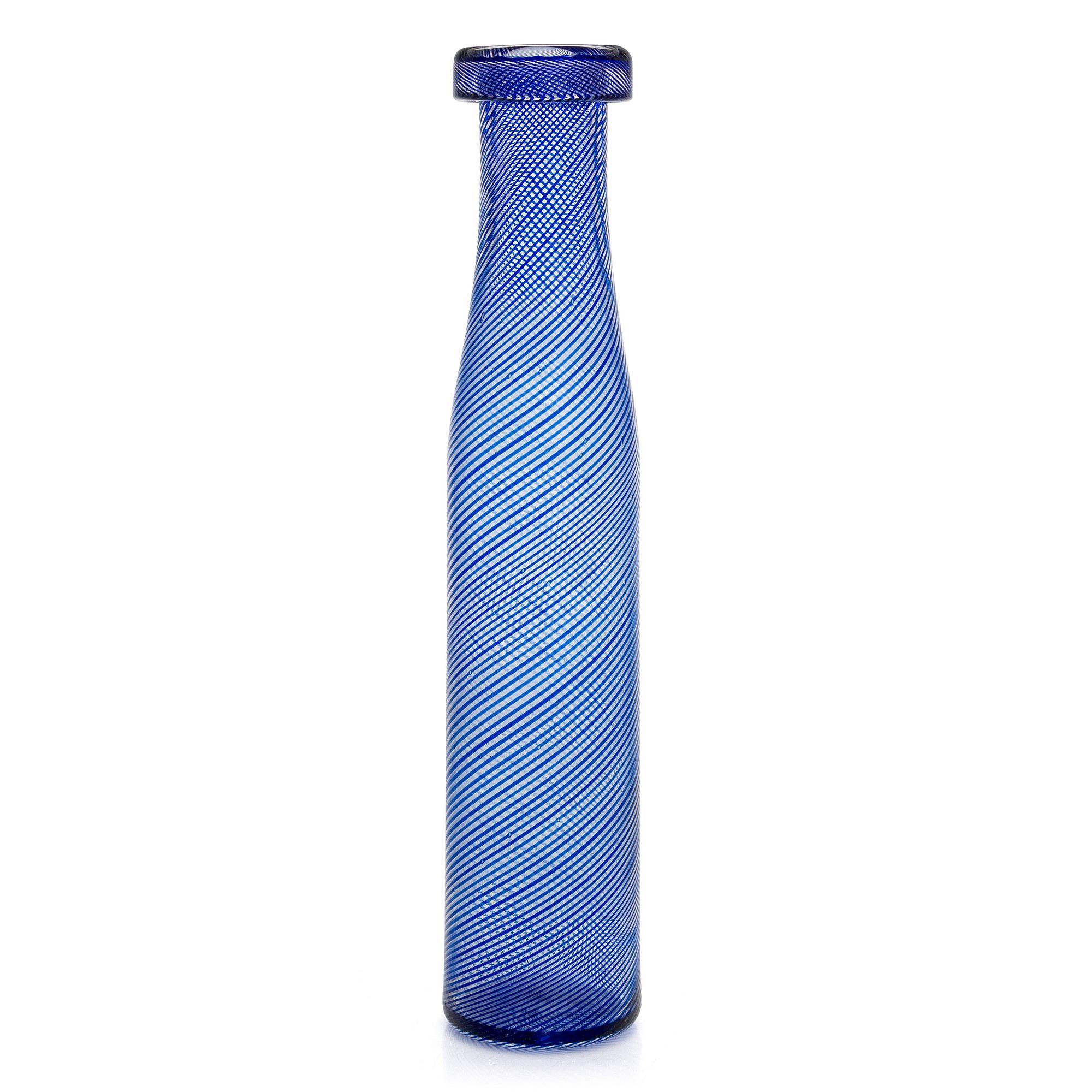 Kaj Franck, a glass carafe 'KF 292', signed K. Franck Nuutajärvi Notsjö -63.