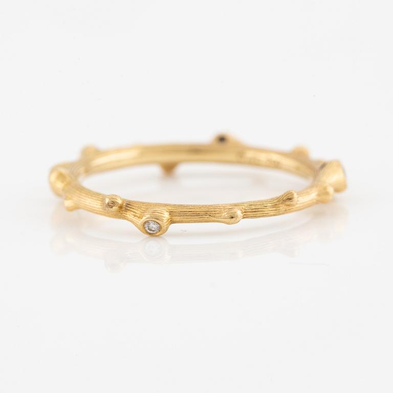 Ole Lynggaard, ring, "Nature", 18K gold with brilliant-cut diamonds.