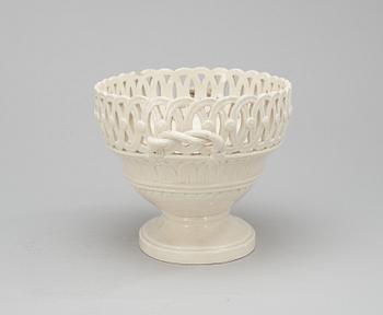 A Swedish creamware basket, Rörstrand circa 1800.