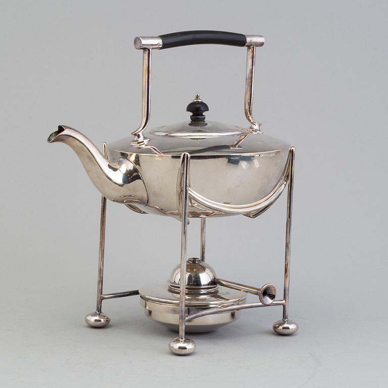 A Mappin & Webb silver plate tea pot, early 20th century.