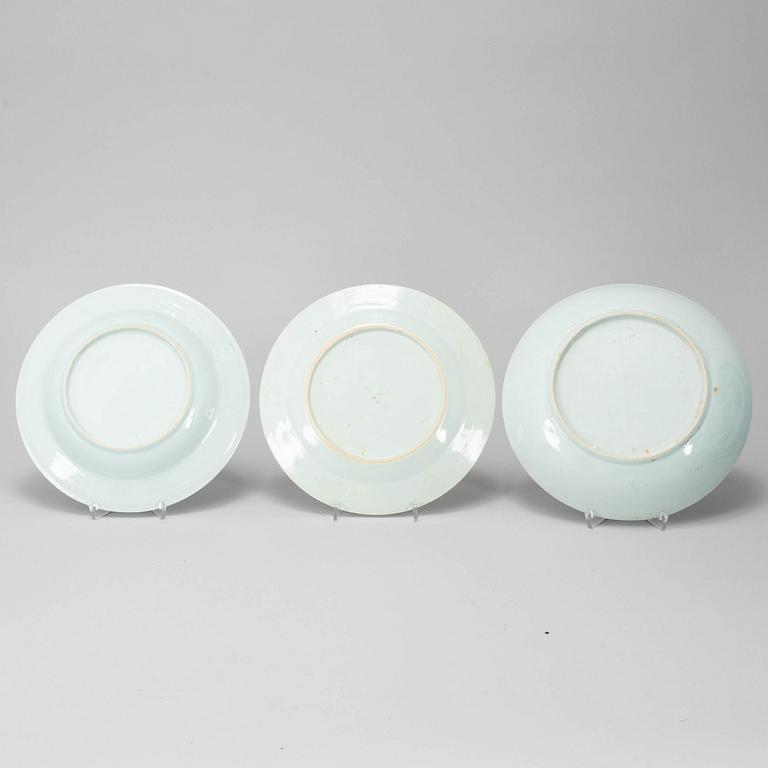 A blue and white "Fitz-Hugh part dinner service, Qing dynasty, Qianlong (1736-95). (23 pieces).