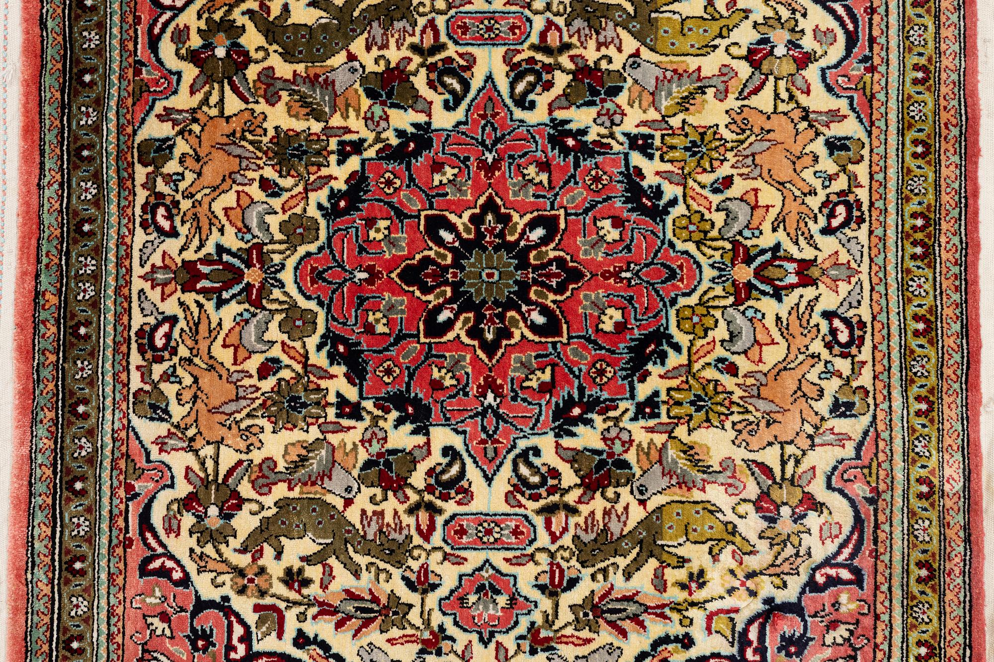 Matta, Ghom, silke, ca 60 x 80 cm..