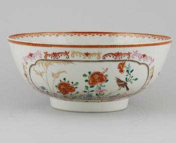 BÅLSKÅL, kompaniporslin. Qingdynastin, Qianlong (1736-1795).