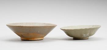 SKÅLAR, 2 st, lergods, Kina.