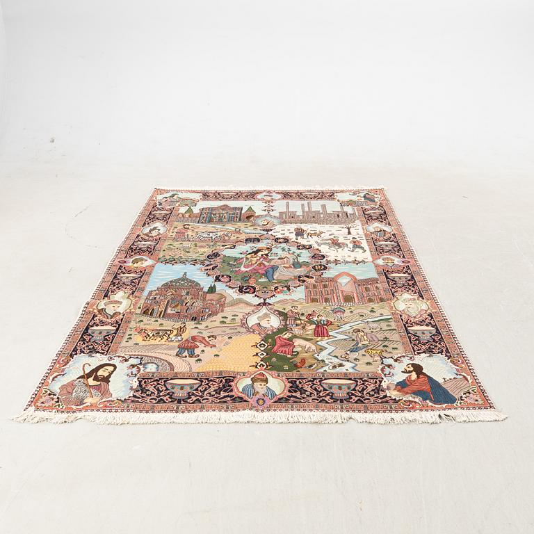 Matta Täbris semiantik figural ca 280x180 cm.