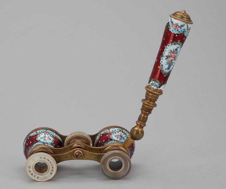 TEATTERIKIIKARI, messinkiä ja emalia, Lemaitre, Paris 1900-luvun alku.