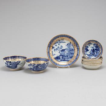 A part coffee and tea service, Qing dynasty, Qianlong (1736-95).