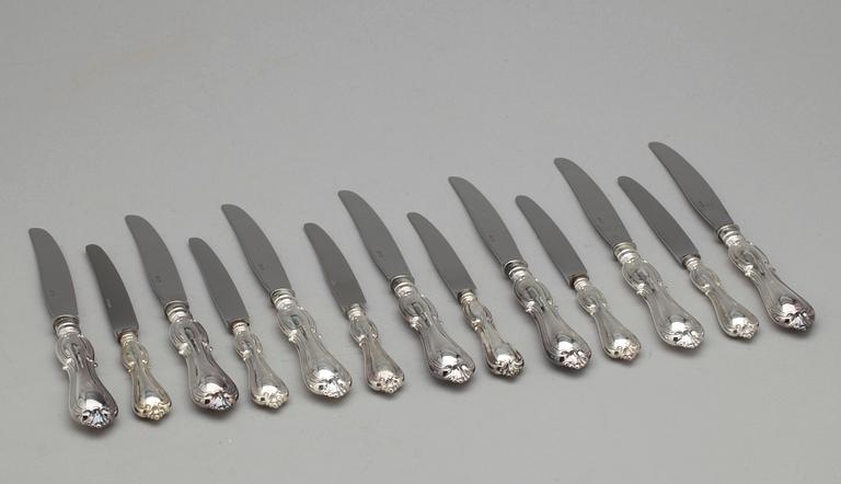 KNIVAR, 12+12 delar, silver, "Olga", GAB. 1900-talets senare del.