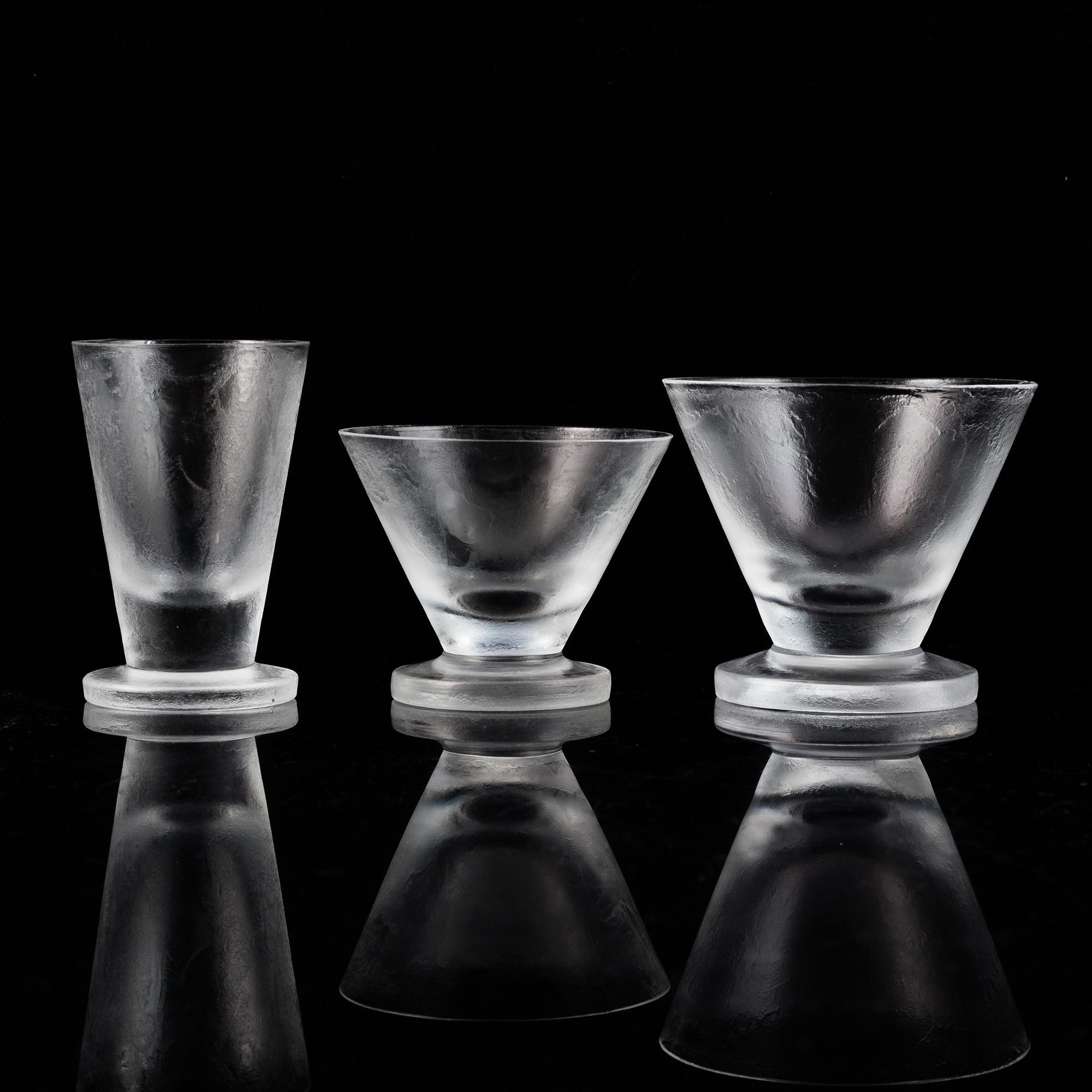 VICKE LINDSTRAND, a 16-piece 'Iced' glass service, Orrefors.