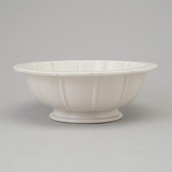 WILHELM KÅGE, skålar, 3 st, stengods, bland annat "Guldsurrea", Gustavsberg.