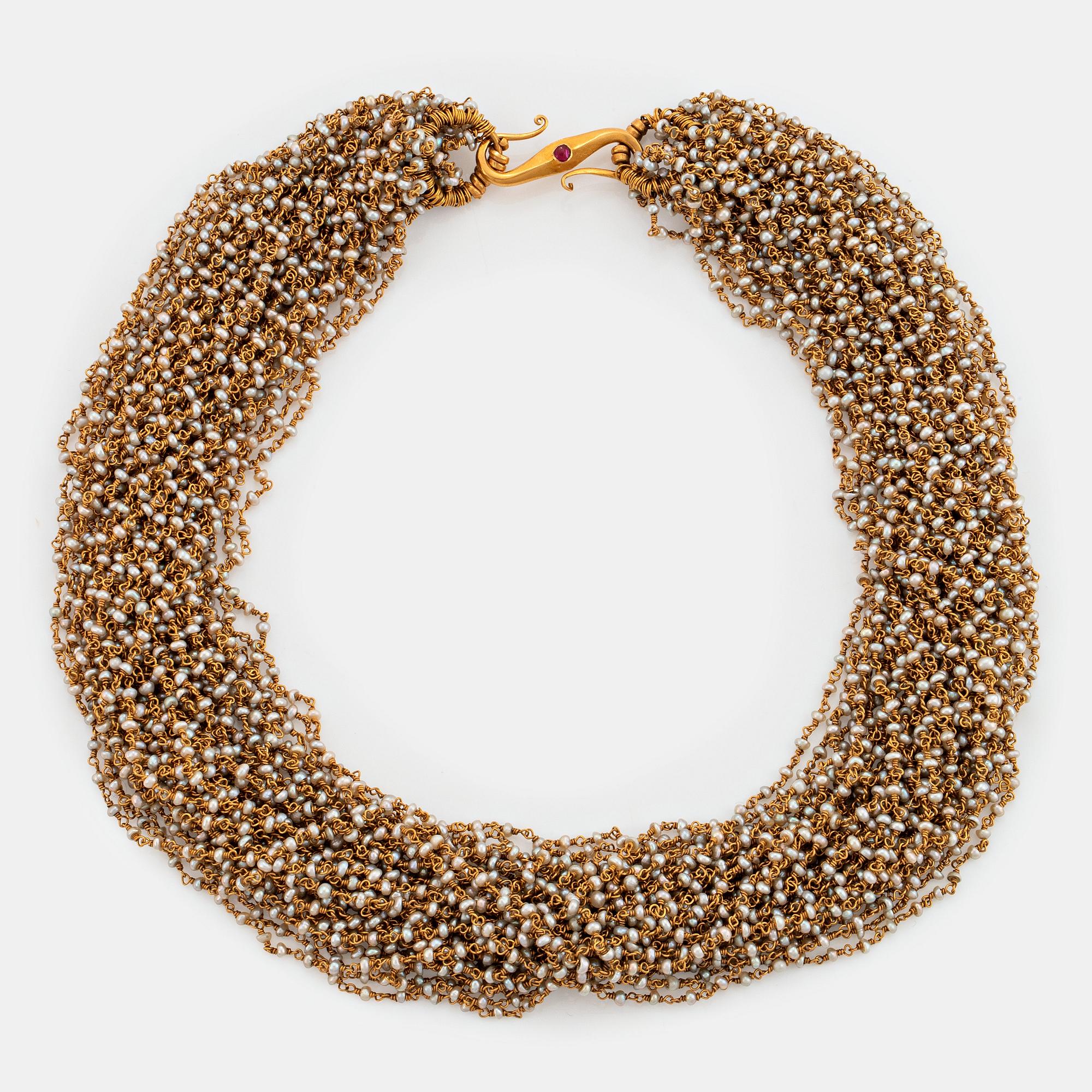 Collier 18K guld och pärlor.