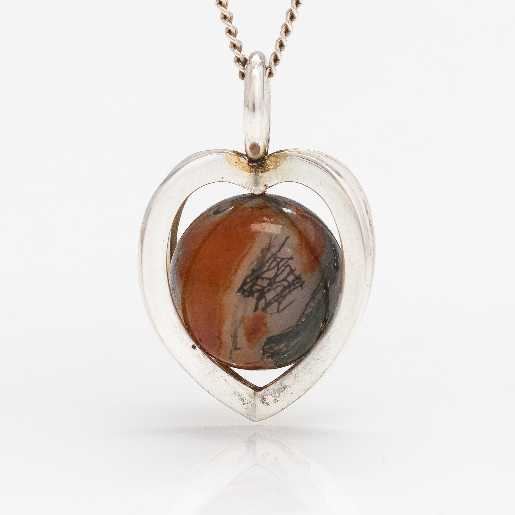 Elis Kauppi, A silver anf moss agate necklace. Kupittaan kulta, Turku.