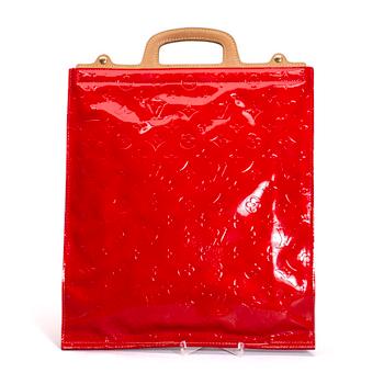 VÄSKA, Louis Vuitton. Röd monogram vernis.