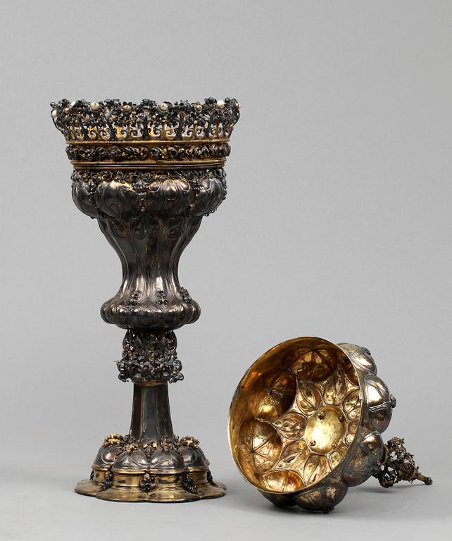 PRAKTPOKAL, vitmetall, barockstil, 1800-talets andra hälft.