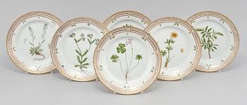 TALLRIKAR, 6 st, porslin, Flora Danica, Royal Copenhagen, Danmark, 1900-talets andra hälft.