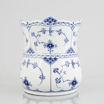 A 'Blue Fluted Half Lace' porcelain Vase / pot, Royal Copenhagen, model 627, 1898-1923.