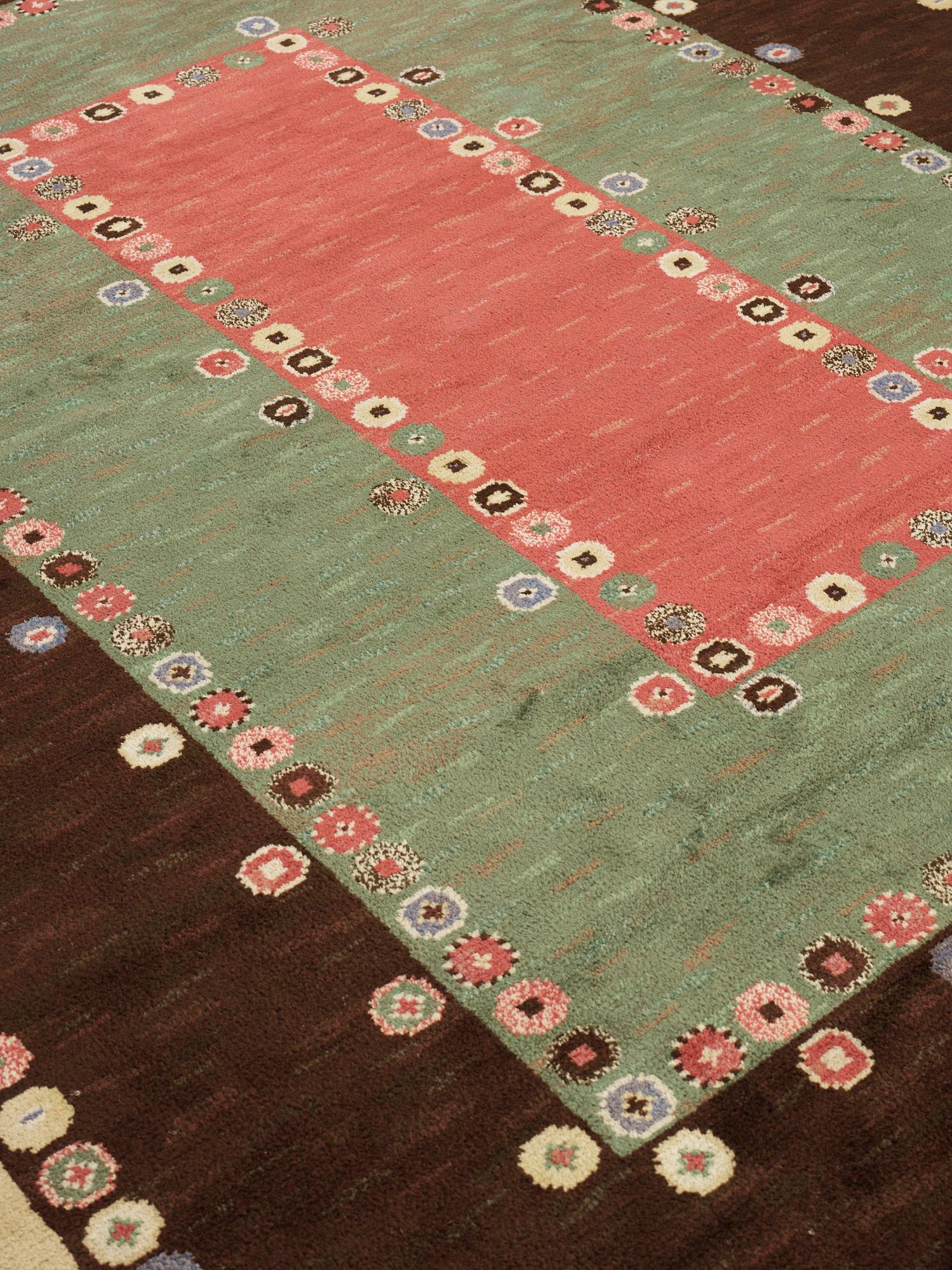 CARPET. "Tusenskönan" ("Bellis"). Knotted pile. 363,5 x 267 cm. Signed AB MMF.