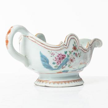 A Chinese famille rose porcelain sauce boat, Qing dynasty, Qianlong (1736-95).