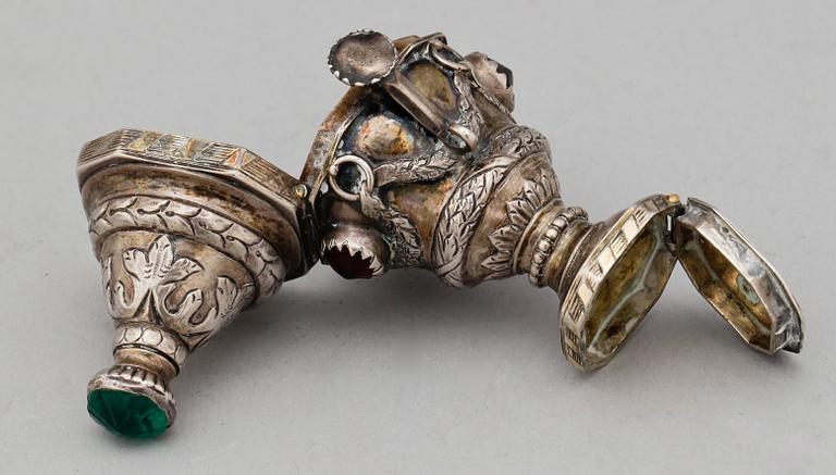 LUKTDOSA, silver, troligen Holland, bär dat 1854. Vikt ca 45 gram.