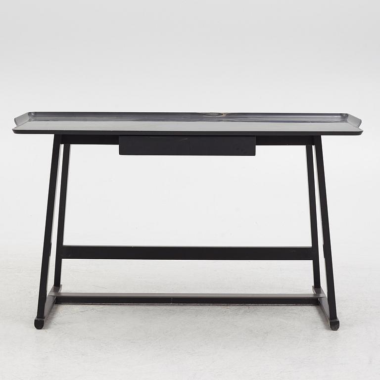 Antonio Citterio, a 'Recepio 14' desk, Maxalto.