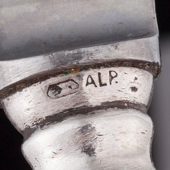 BESTICK, 35 delar, silver och nysilver, engelska, finska, ryska stämplar, 1845-1900-talets mitt. Total silvervikt 465 g.