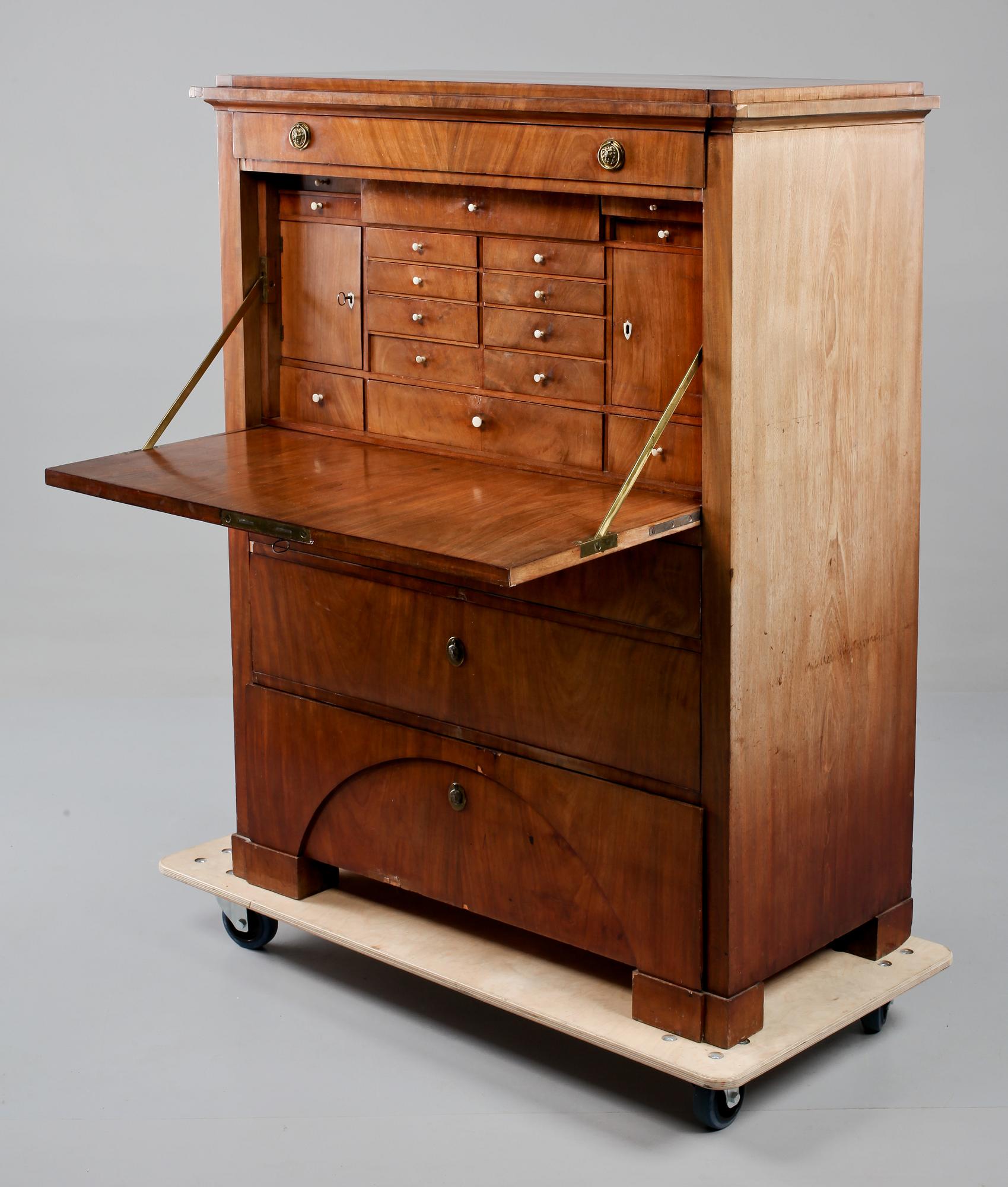 CHIFFONJÉ, Karl Johan, 1800-talets första hälft.