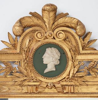 SPEGLAR, ett par, tillskrivna Pehr Ljung (1743-1819), bildhuggare i Stockholm. Gustavianska, 1780-tal.