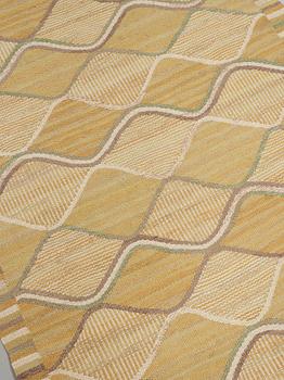 CARPET. "Spättan gul". Flat weave. 213 x 103 cm. Signed AB MMF BN.