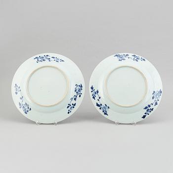 A pair of blue and white serving dishes, Qing dynasty, Qianlong (1735-95).