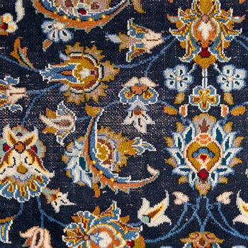A Keshan carpet, ca 404 x 297 cm.