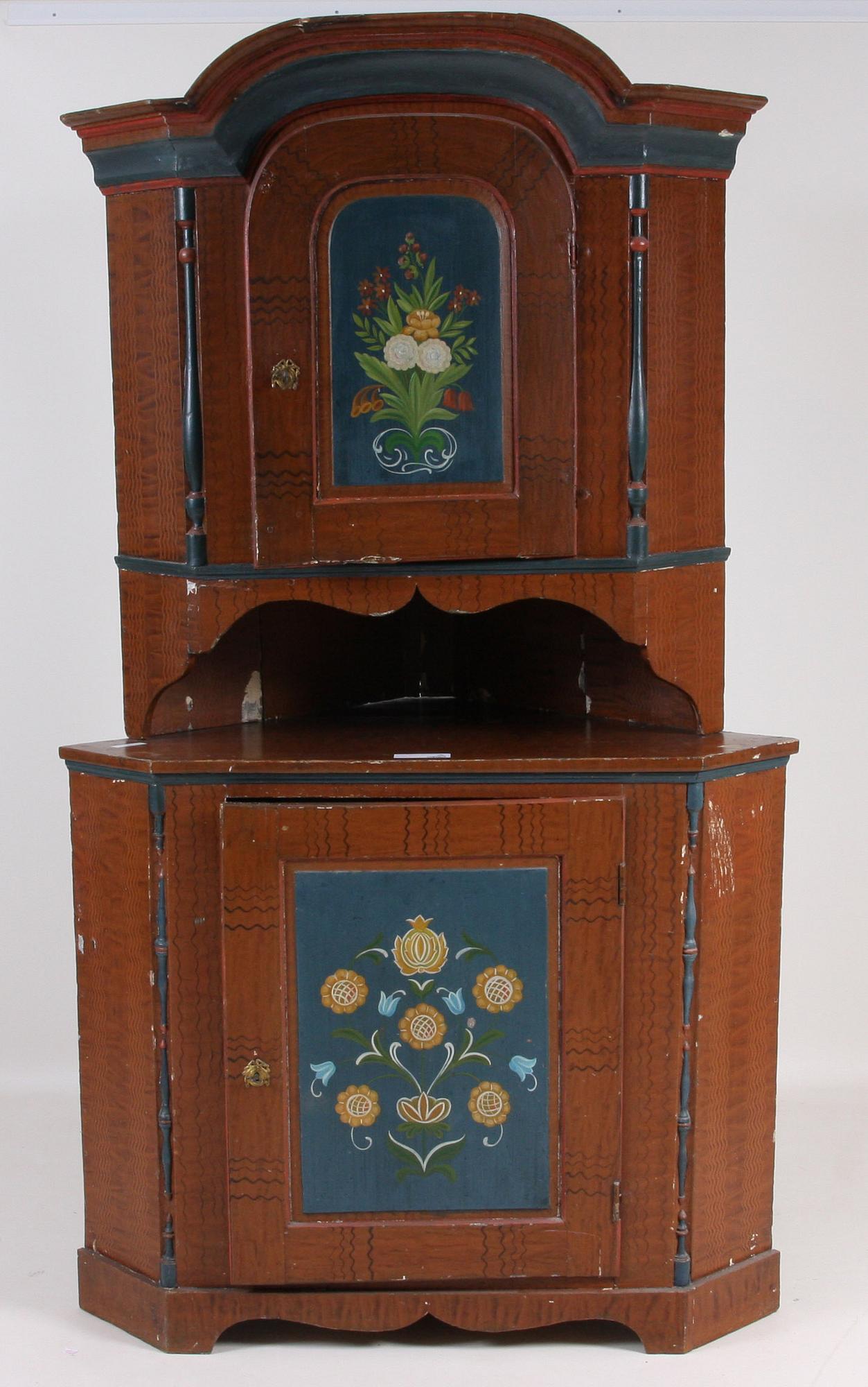 HÖRNSKÅP, 1700/1800-tal.