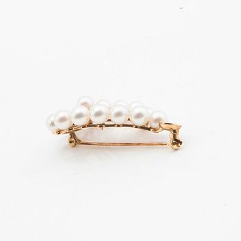 Brooch Mikimoto, 14K gold with cultured pearls.