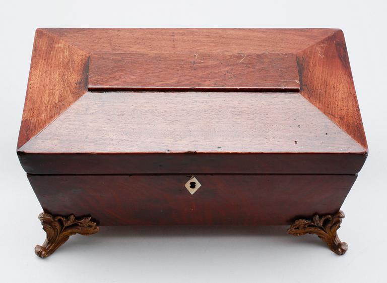 SKRIN, mahogny, England, 1800-talets andra hälft.
