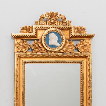 Spegel, sengustaviansk, omkring 1800.