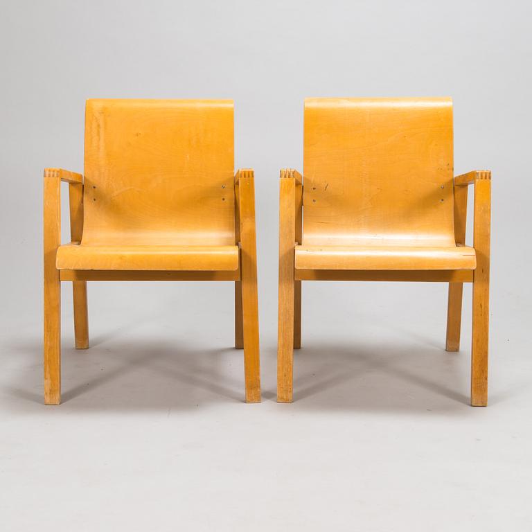 Alvar Aalto, nojatuolipari, malli 51, O.Y. Huonekalu- ja Rakennustyötehdas A.B. 1940/1950-luku.