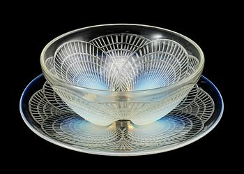 FAT samt SKÅL, glas, art deco, "Coquille", Lalique, Frankrike. Före 1939. Sign. "R Lalique".