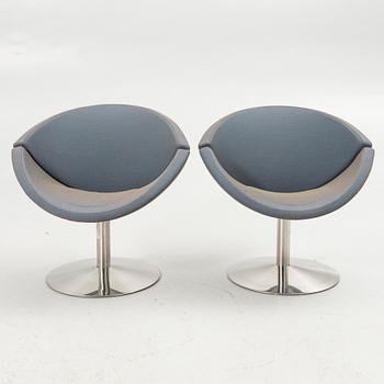 Peter Hjort Lorentzen & Johannes Foersom. Swivel armchairs, a pair, “Apollo EJ 96”, Erik Jørgensen, Denmark.