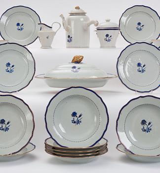 A Chinese Export dinner service, Qing dynasty, Jiaqing (1796-1820). (27 pieces).