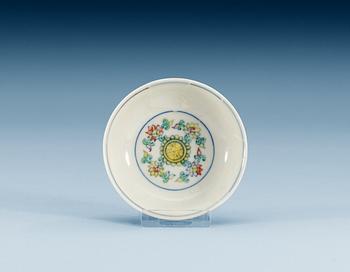 1577. A doucai dish, Qing dynasty with Chenghua´s six characters mark.