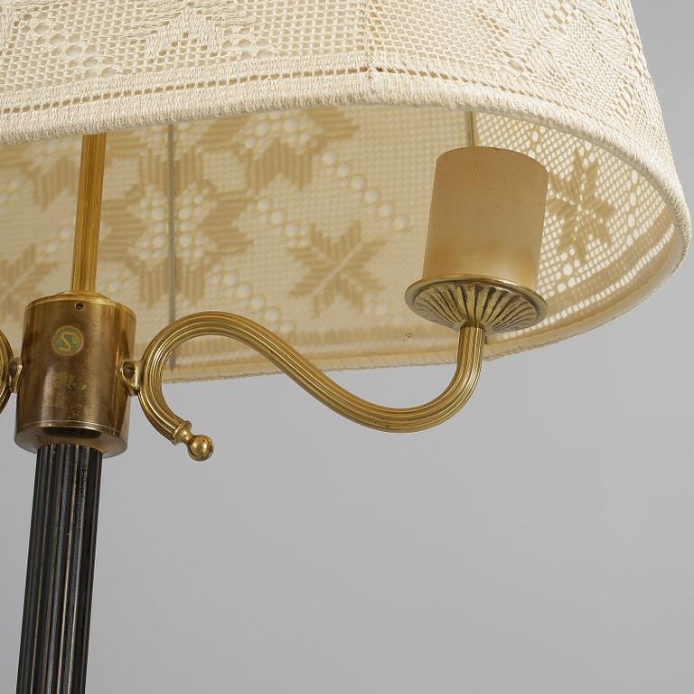 GOLVLAMPA, 1900-talets mitt.