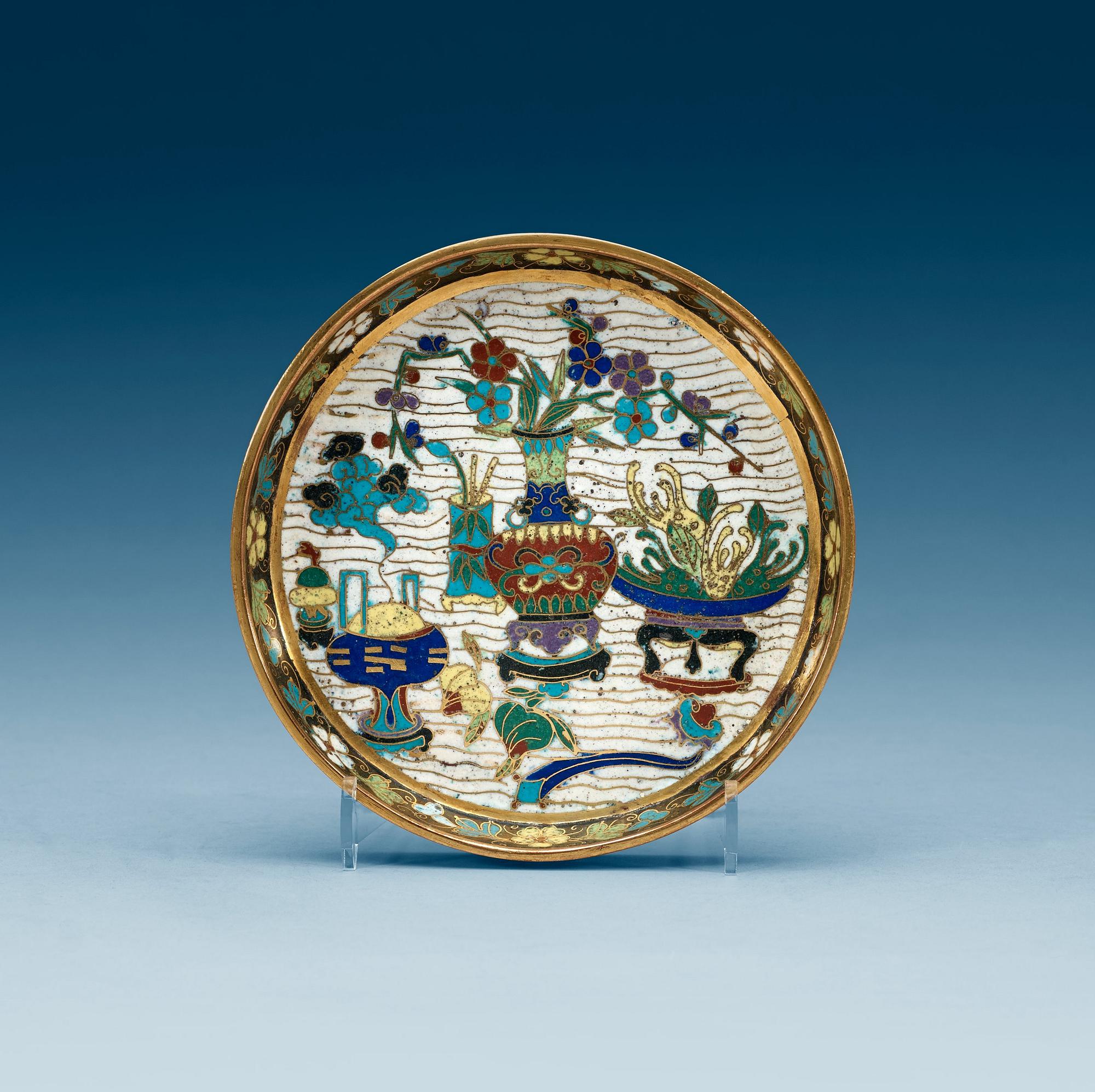 FAT, cloisonné. Qing dynastin, 1800-tal.