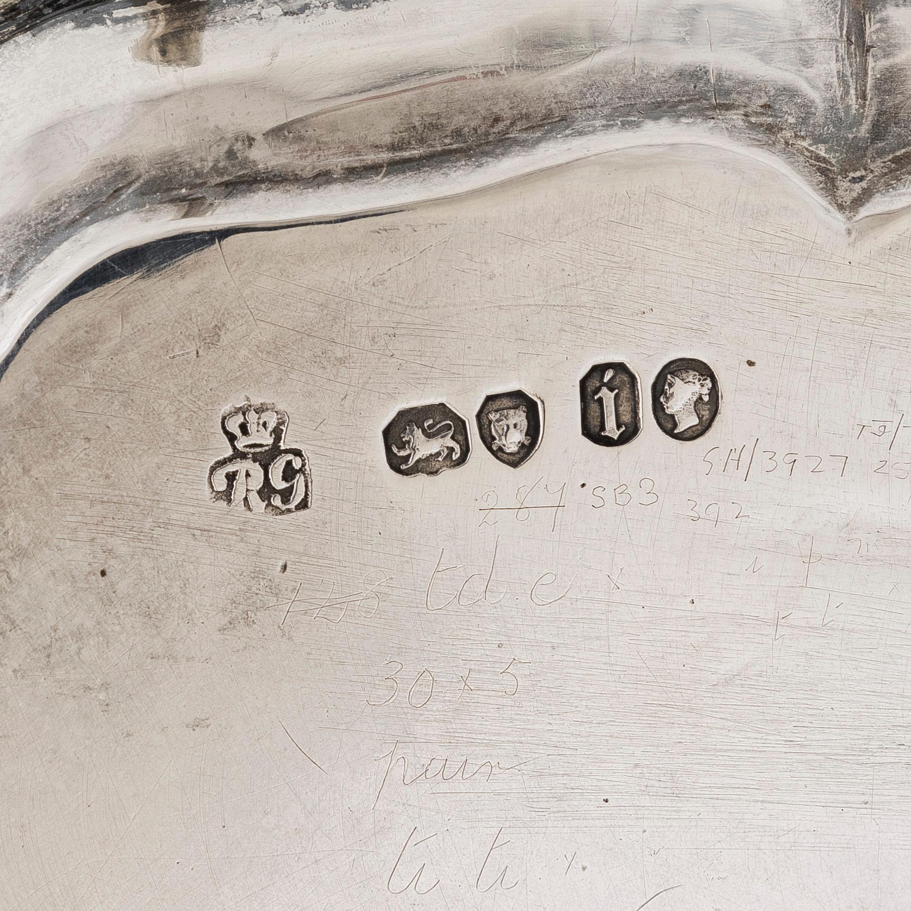 Robert Garrard, tarjotin, sterlinghopeaa, Lontoo 1864.