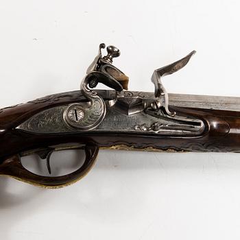 A Flintlock short rifle, circa 1780.