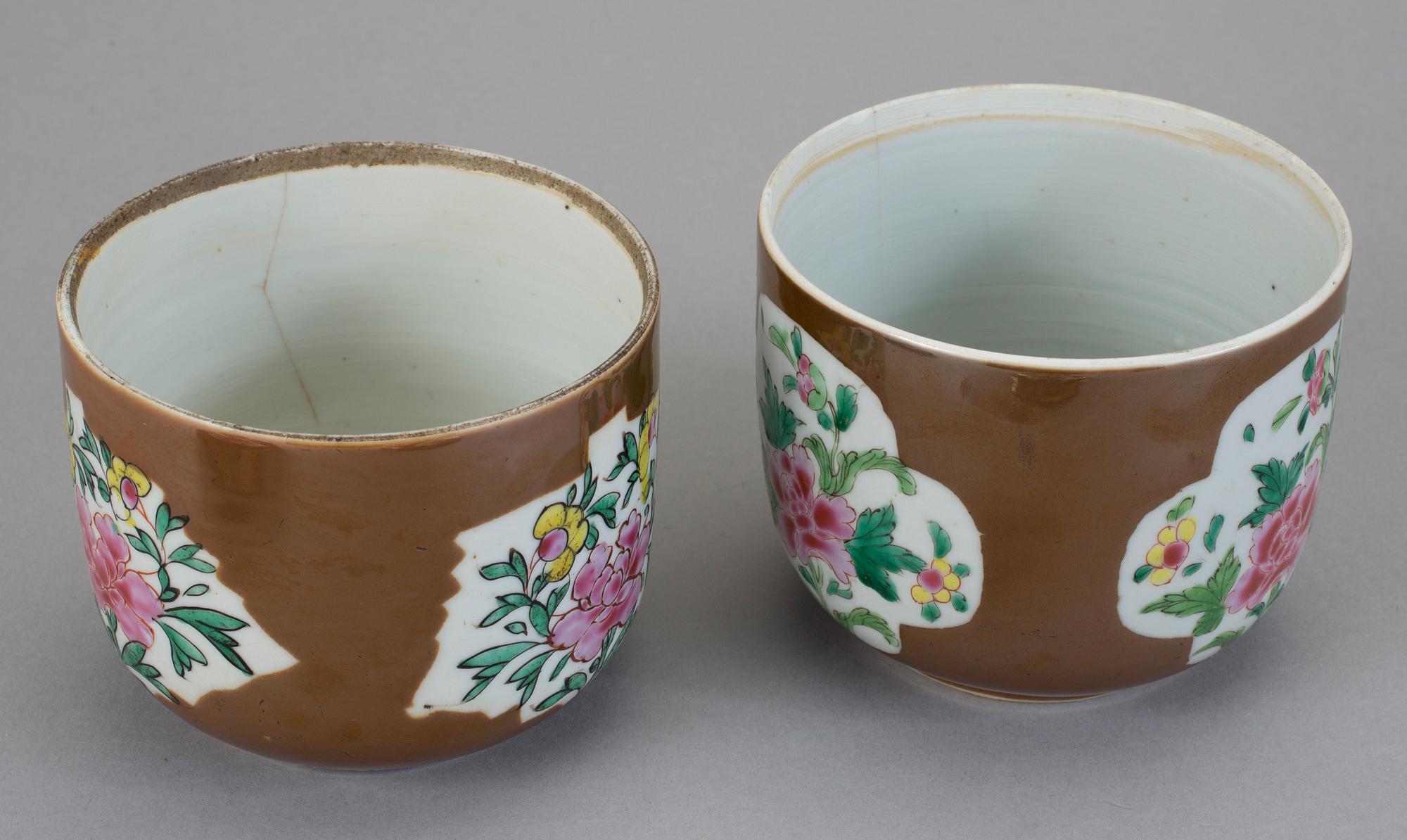 BURKAR, 2 st, porslin, Kina, 1800-tal.