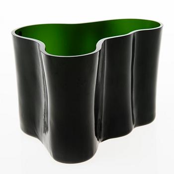 An Alvar Aalto vas "Savoy" Iittala 2011 with number 12/75.