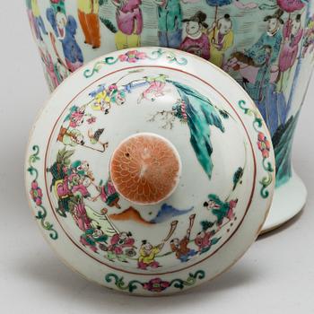 A famille rose vase with cover, late 19th century.