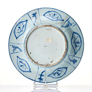 A blue and white kraak dish, Ming dynasty, Wanli (1572-1620).