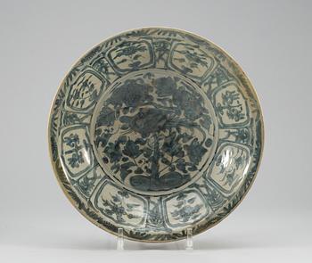 A blue and white bowl, Ming Swatow.